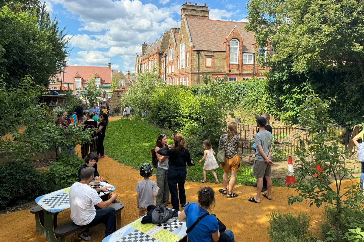 The Natural Neighbours project